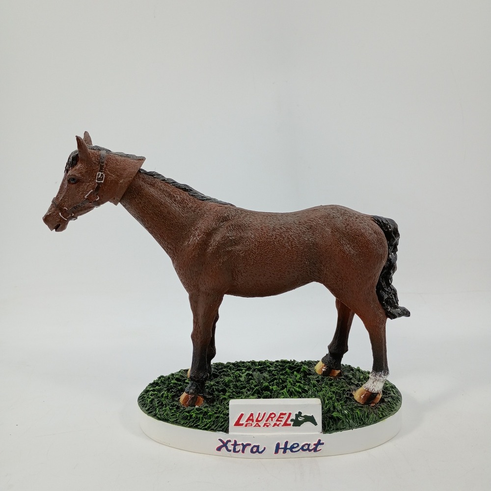 Laurel Park Xtra Heat Thoroughbred Horse Racing Figurine Statue